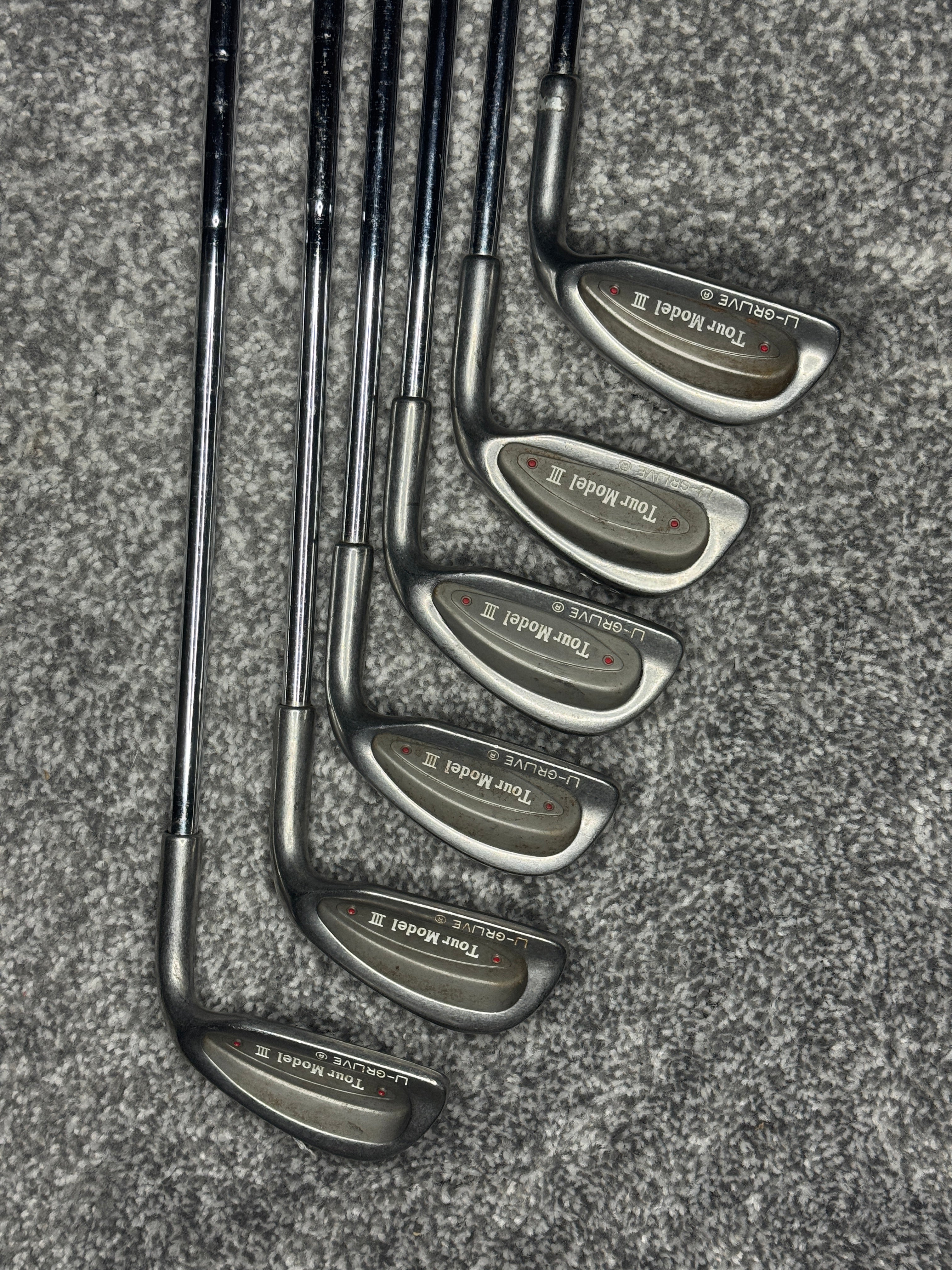 Tour Model III Li-Grlive Cavity Iron Set – Right-Handed – Steel Regular – Good Condition