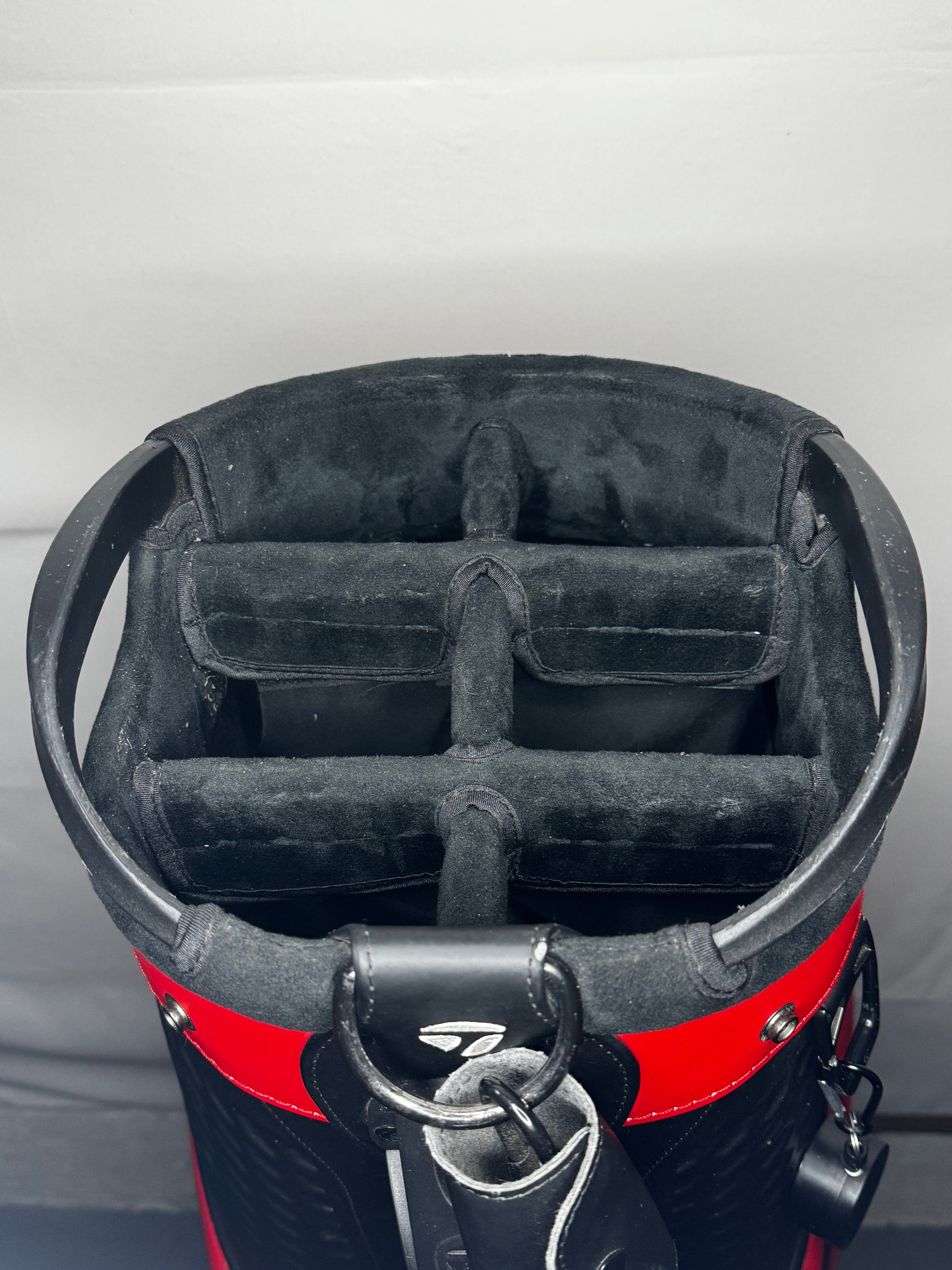 TaylorMade Tour Staff Stealth Cart Bag | Red & Black | With Rain Cover | Very Good Condition