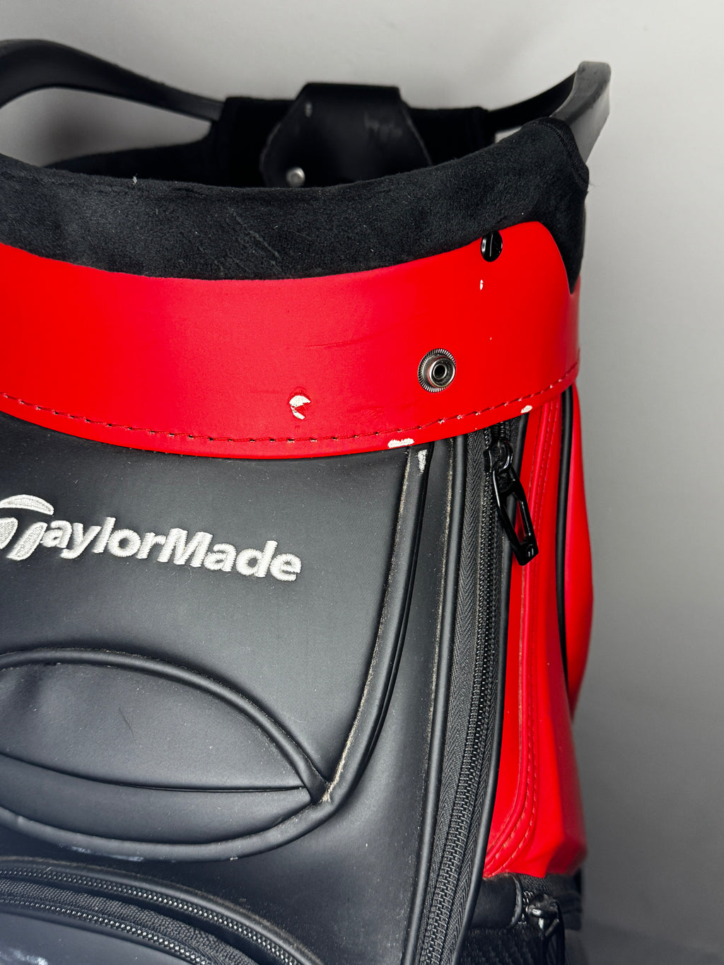 TaylorMade Tour Staff Stealth Cart Bag | Red & Black | With Rain Cover | Very Good Condition